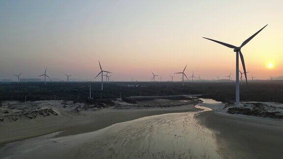 日落时的风力发电厂