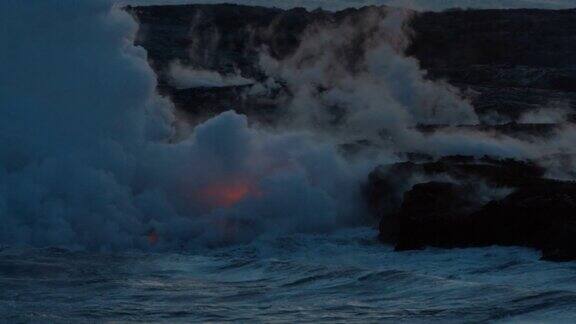 熔岩流入海洋-基拉韦厄火山夏威夷