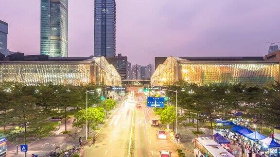 深圳城市街道上的交通和现代建筑白天到晚上的时间是4k