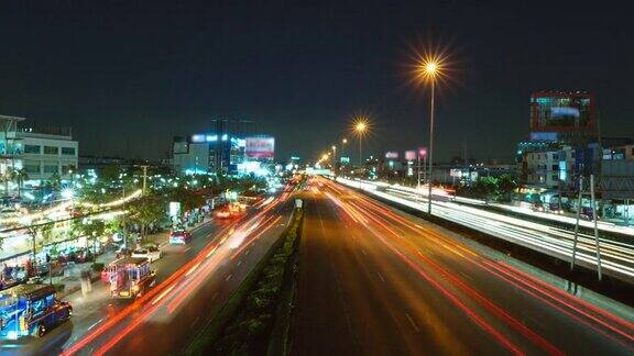 泰国曼谷路晚间交通堵塞在交通高峰时间有许多汽车