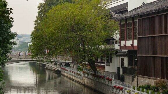 南京城白天时间著名的老城江边桥时间推移全景4k中国