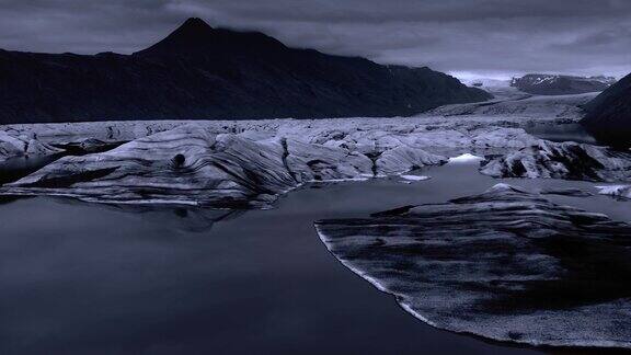极地之夜的浮冰