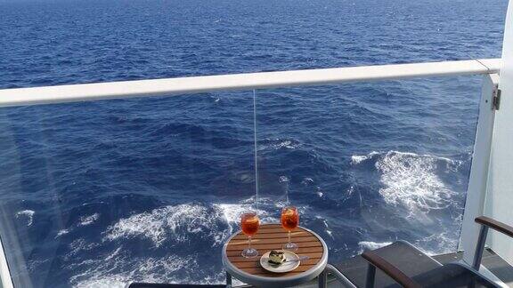 加勒比海游轮上的海景阳台
