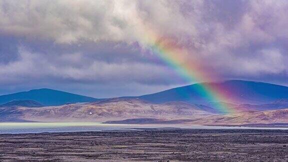 冰岛的大彩虹云延时视频