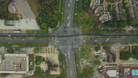 白天时间南京市交通十字路口高空俯视图4k中国