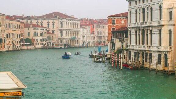 时间拉普斯:意大利威尼斯的大运河和圣玛丽亚卫生教堂