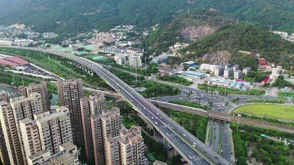鸟瞰城市的立体交通桥梁