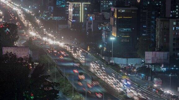 高角度时间推移的坏交通的城市国家高速公路上的一个印度城市印度