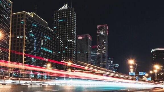 低角度视角的北京交通在夜间
