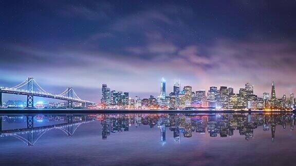 旧金山的夜景奥克兰海湾大桥