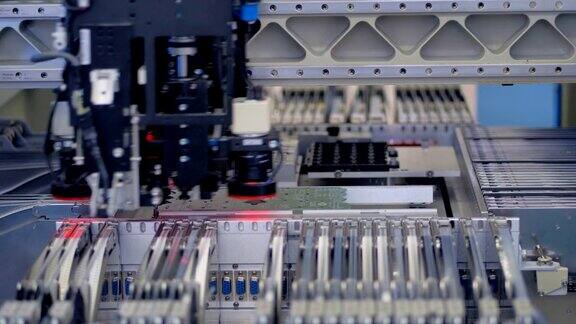 印刷电路板的自动化生产4K