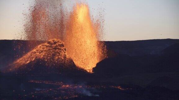 冰岛火山2021年强力喷发热浪
