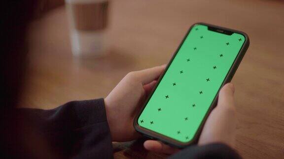绿色键智能手机