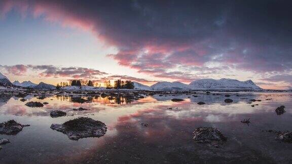 挪威北部美丽的日落