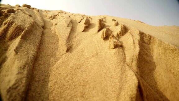 近距离看沙漠沙子正在破碎