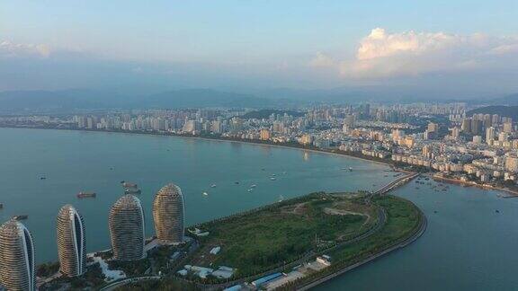 日落三亚市著名酒店度假岛湾航拍4k海南中国