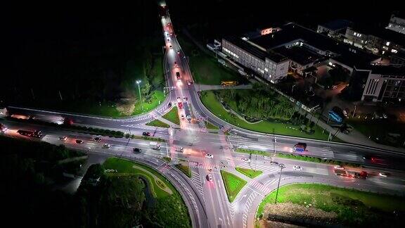 夜景鸟瞰城市道路交叉口