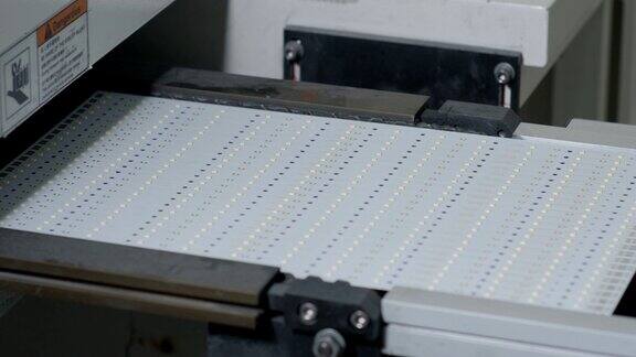 LED面板现代化生产线