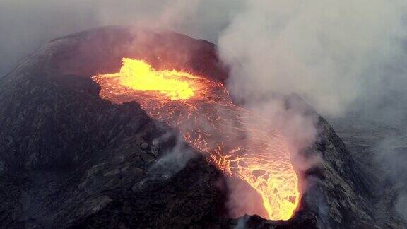 冰岛爆发Fagradalsfjall火山4K无人机飞越视频