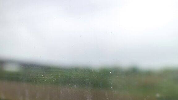 雨天武汉到深圳火车窗口雨点公路旅行4k时间流逝中国