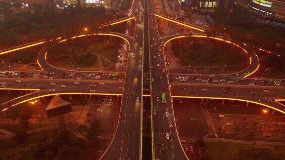 成都市日落时间夜间照明交通道路堵塞航拍全景4k中国