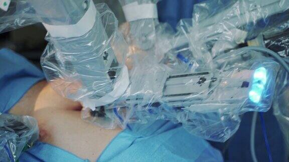现代外科医疗机器人机器人技术对病人进行复杂的手术临床机器人设备的操作过程特写镜头