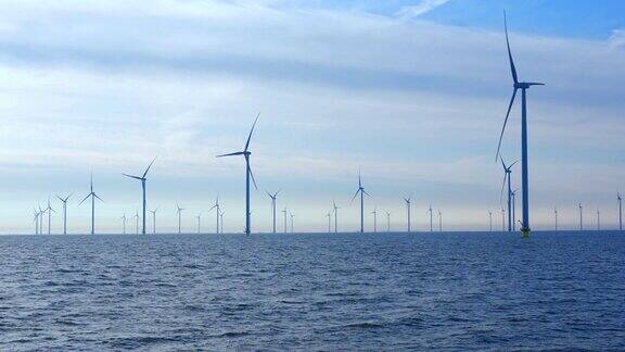 海上风车公园荷兰风力涡轮机发电的绿色能源