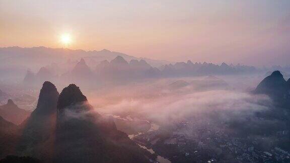 航拍的桂林日出时云山和雾景