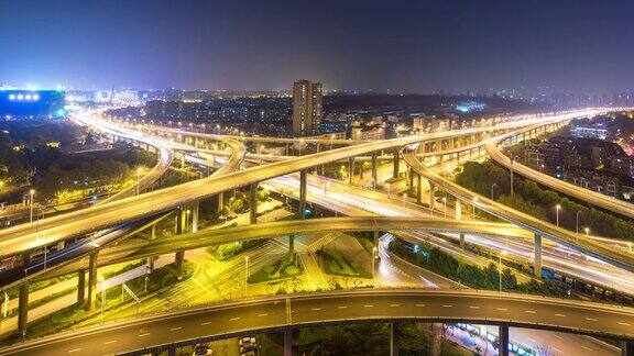 杭州滨江区与城市景观和交界处的繁忙交通在夜间的时间间隔为4k