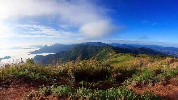 时间流逝的日出在山上