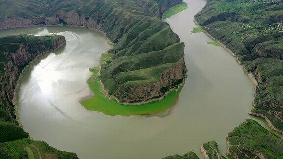 中国山西省偏关县黄河上的乾坤湾航拍照片