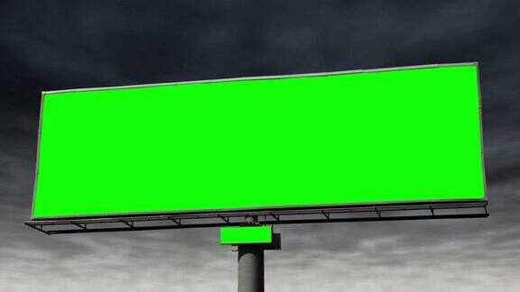 巨大的路边广告牌与色度键绿色屏幕对抗暴风雨黑暗的天空时间流逝