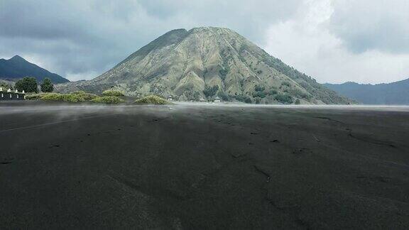 布罗莫火山日出时的风景