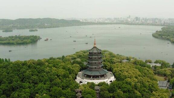 无人机拍摄的雷峰塔西湖浙江杭州