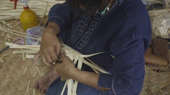 手工编织竹篮由泰国清迈村民手工制作