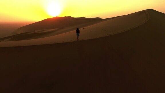 沙丘上的黎明