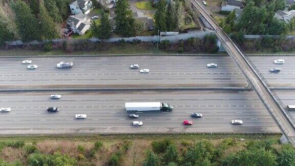 华盛顿柯克兰405号州际公路上的空中交通