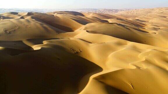 阿联酋风景优美的沙漠景观鸟瞰图