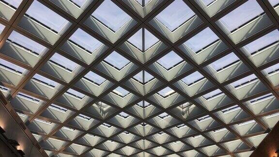 公共建筑的现代天花板