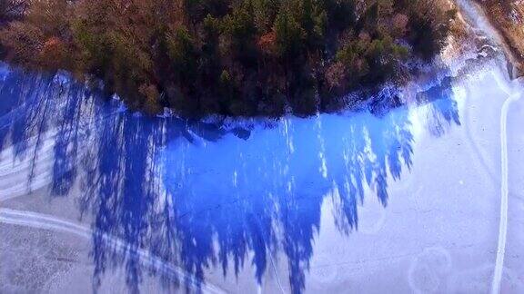 鸟瞰图:冬季湖面上的冰