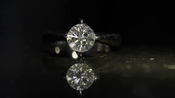 漂亮的结婚戒指和订婚戒指4K4K