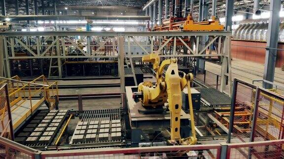 机器人化的复杂机器人操纵在现代工厂中工作