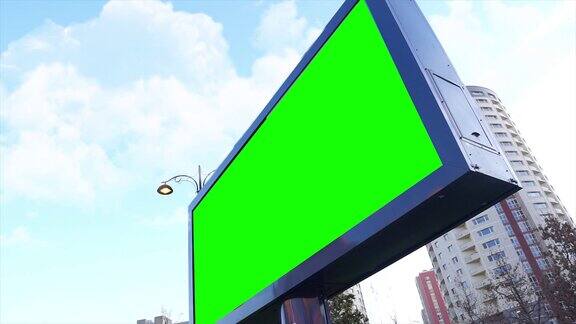 城市绿屏广告牌城市生活空白广告面板营销横幅色度键空标志