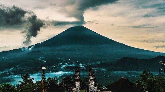 印度尼西亚巴厘岛阿贡活火山的时间推移