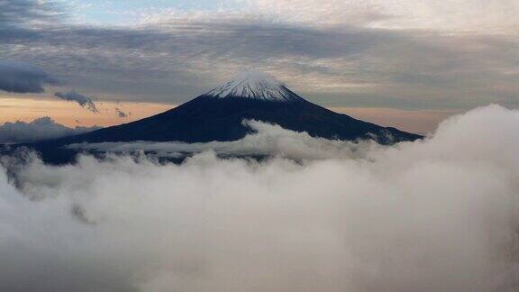 富士山日出鸟瞰图