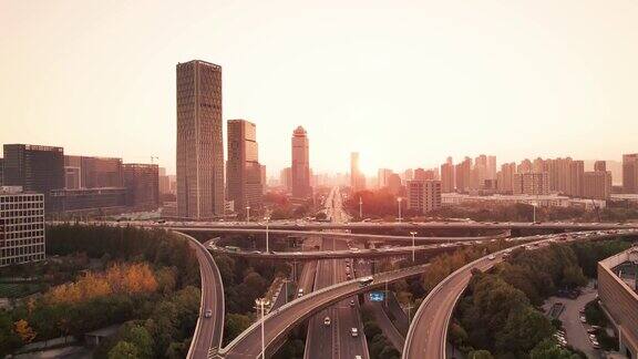 日落时分的杭州城市道路鸟瞰图