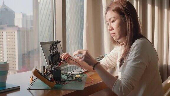女工程师开发未来机器人假肢手臂