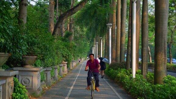 日落深圳城市步行人行道全景4k中国