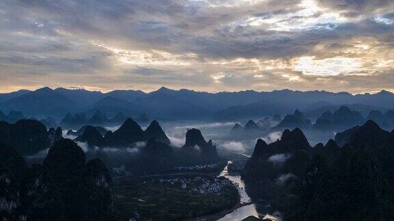 桂林山水甲天下中国