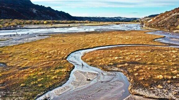 内蒙古草原旱季河山自然风光鸟瞰图